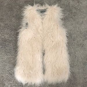 Top shop fuzzy white vest